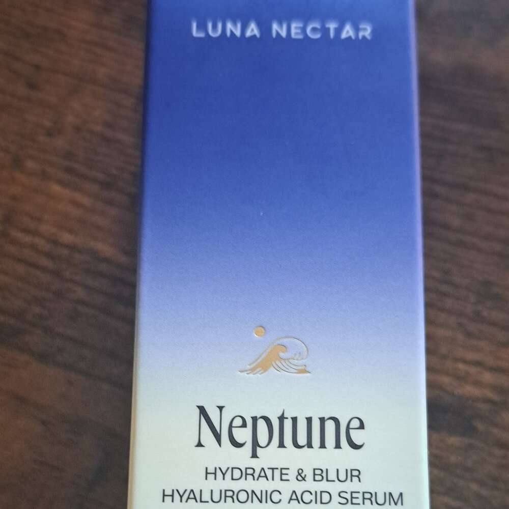 LUNA NECTAR NEPTUNE HYDRATE & BLUR HYALURONIC ACID SERUM